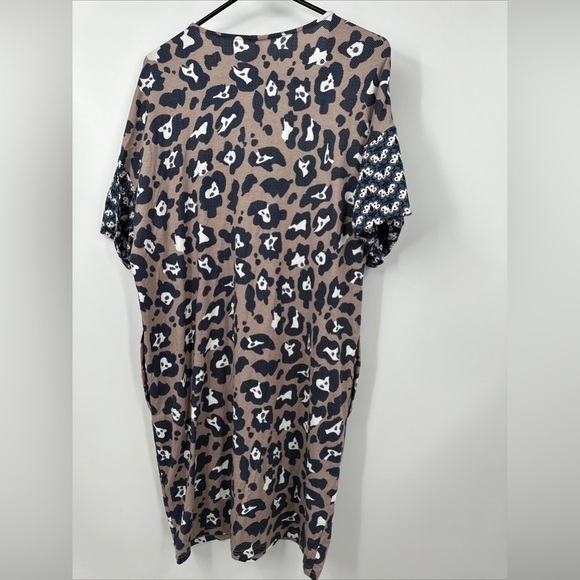 FOIL New Zealand Design “Mixed Messages” Artsy Stretch Dress Small - Picture 5 of 6